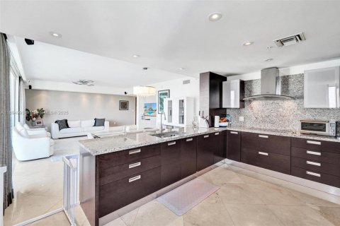 Condominio en venta en Aventura, Florida, 3 dormitorios, 169.55 m2 № 1947481 - foto 11