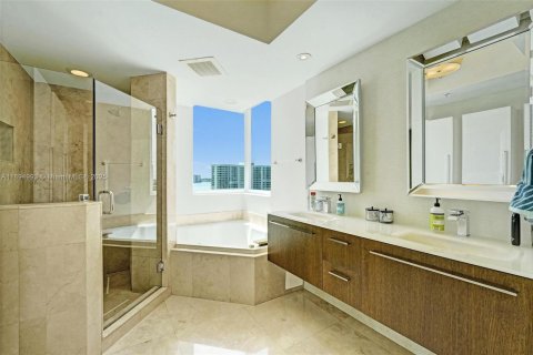 Condominio en venta en Aventura, Florida, 3 dormitorios, 169.55 m2 № 1947481 - foto 20