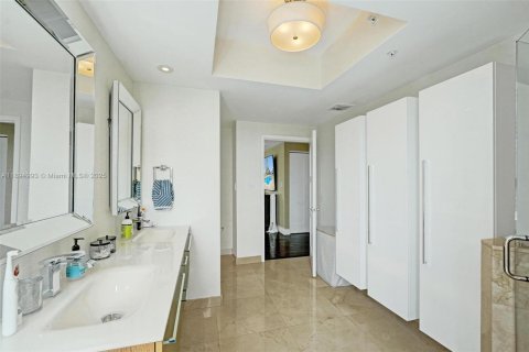 Condominio en venta en Aventura, Florida, 3 dormitorios, 169.55 m2 № 1947481 - foto 21