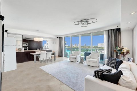 Condominio en venta en Aventura, Florida, 3 dormitorios, 169.55 m2 № 1947481 - foto 4