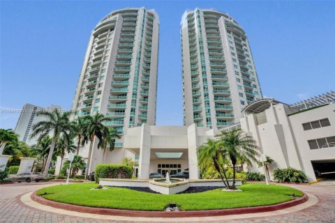 Condominio en venta en Aventura, Florida, 3 dormitorios, 169.55 m2 № 1947481 - foto 22