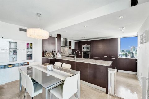 Condominio en venta en Aventura, Florida, 3 dormitorios, 169.55 m2 № 1947481 - foto 8