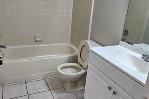 Condo in Kissimmee, Florida, 2 bedrooms № 2208230 - photo 6