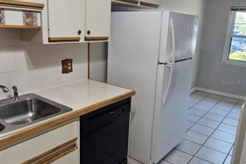 Condo in Kissimmee, Florida, 2 bedrooms № 2208230 - photo 13