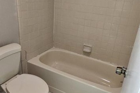 Condo in Kissimmee, Florida, 2 bedrooms № 2208230 - photo 7