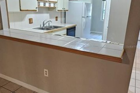 Condo in Kissimmee, Florida, 2 bedrooms № 2208230 - photo 8