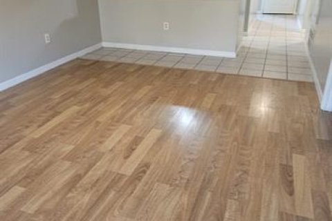 Condo in Kissimmee, Florida, 2 bedrooms № 2208230 - photo 5