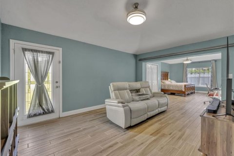House in Sanford, Florida 4 bedrooms, 256.69 sq.m. № 1913704 - photo 14