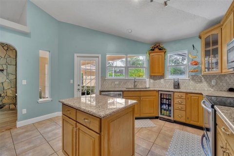 House in Sanford, Florida 4 bedrooms, 256.69 sq.m. № 1913704 - photo 12