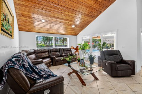 Casa en venta en Palmetto Bay, Florida, 5 dormitorios, 304.91 m2 № 2060094 - foto 16