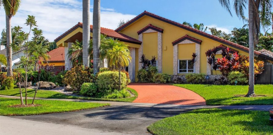 Casa en Palmetto Bay, Florida 5 dormitorios, 304.91 m2 № 2060094