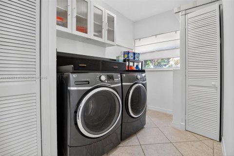 Casa en venta en Palmetto Bay, Florida, 5 dormitorios, 304.91 m2 № 2060094 - foto 18