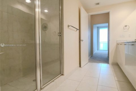 Condo in Miami, Florida, 2 bedrooms  № 1820015 - photo 24