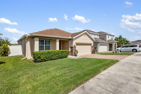 Casa en alquiler en Groveland, Florida, 4 dormitorios, 171.31 m2 № 1902242 - foto 2