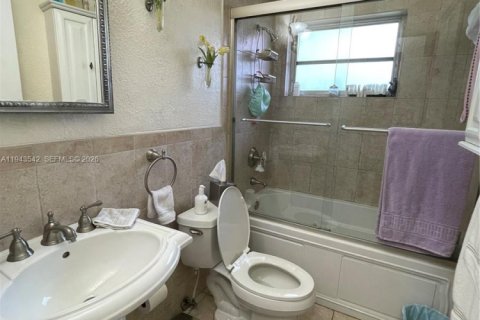 Immobilier commercial à vendre à Miami, Floride: 255.67 m2 № 2002684 - photo 22