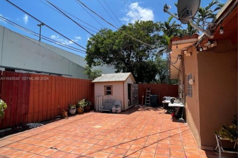 Immobilier commercial à vendre à Miami, Floride: 255.67 m2 № 2002684 - photo 13