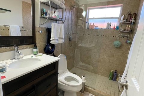 Immobilier commercial à vendre à Miami, Floride: 255.67 m2 № 2002684 - photo 11