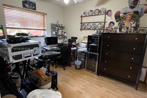 Immobilier commercial à vendre à Miami, Floride: 255.67 m2 № 2002684 - photo 10