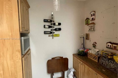 Immobilier commercial à vendre à Miami, Floride: 255.67 m2 № 2002684 - photo 23