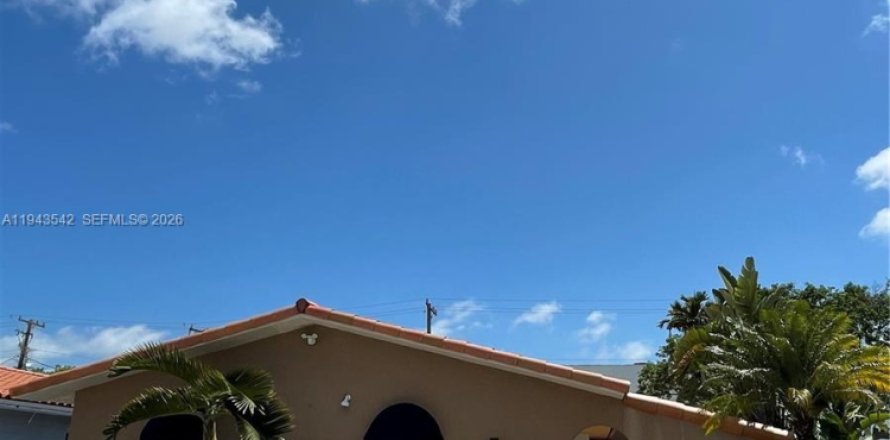 Immobilier commercial à Miami, Floride 255.67 m2 № 2002684