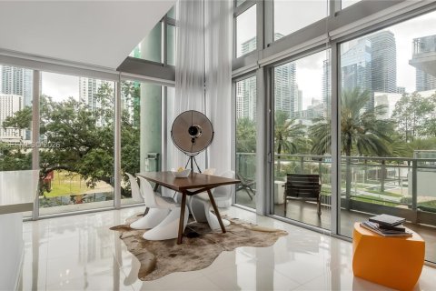 Condominio en Miami, Florida, 2 dormitorios  № 2075451