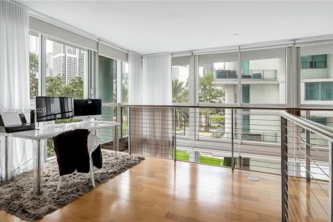 Condominio en venta en Miami, Florida, 2 dormitorios, 130.53 m2 № 2075451 - foto 16