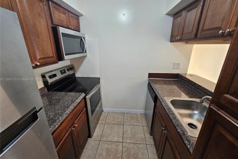 Condo in Tamarac, Florida, 1 bedroom  № 1840924 - photo 8