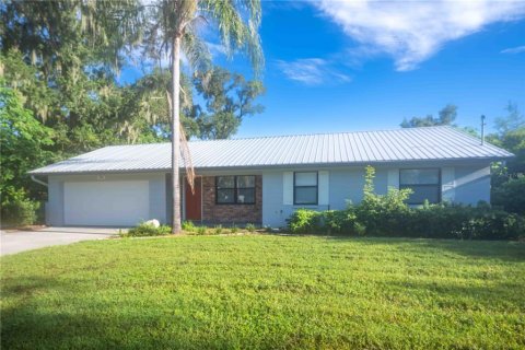 Villa ou maison à Brandon, Floride 3 chambres, 110.55 m2 № 2364728