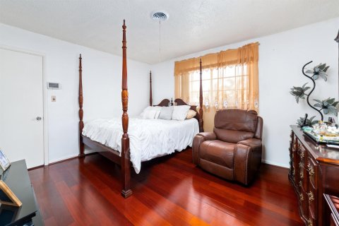 House in Plantation, Florida 3 bedrooms, 166.85 sq.m. № 2184637 - photo 17