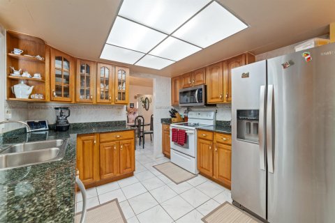 House in Plantation, Florida 3 bedrooms, 166.85 sq.m. № 2184637 - photo 9