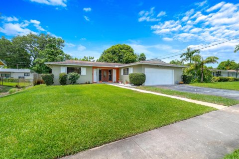 House in Plantation, Florida 3 bedrooms, 166.85 sq.m. № 2184637