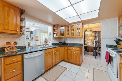 House in Plantation, Florida 3 bedrooms, 166.85 sq.m. № 2184637 - photo 8