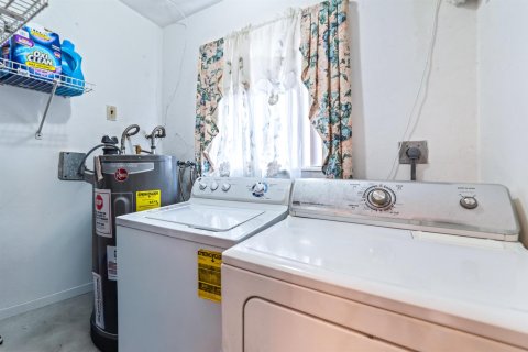 House in Plantation, Florida 3 bedrooms, 166.85 sq.m. № 2184637 - photo 19