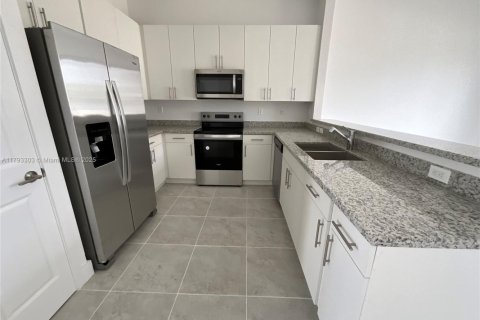 House in Homestead, Florida 4 bedrooms № 1689381 - photo 5