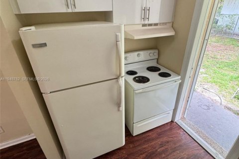 Купить коммерческую недвижимость в Форт-Лодердейл, Флорида 119.84м2, № 2004660 - фото 2