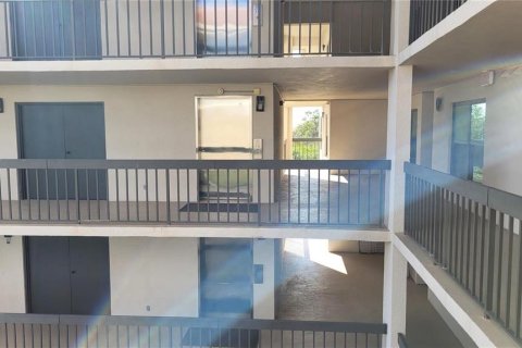 Купить кондоминиум в Тарпон-Спрингс, Флорида 4 комнаты, 106.84м2, № 2097887 - фото 5