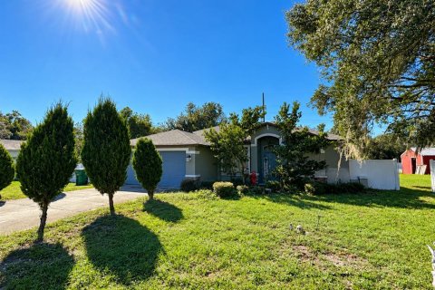 House in Hudson, Florida 3 bedrooms, 138.89 sq.m. № 2416550