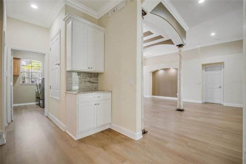 House in Orlando, Florida 4 bedrooms, 413.6 sq.m. № 2207773 - photo 15