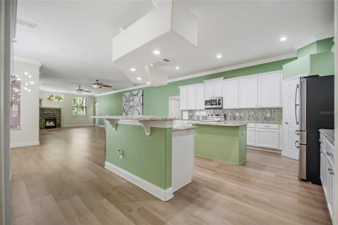 House in Orlando, Florida 4 bedrooms, 413.6 sq.m. № 2207773 - photo 4