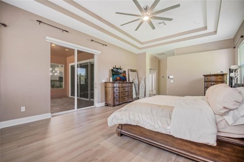 House in Orlando, Florida 4 bedrooms, 413.6 sq.m. № 2207773 - photo 17