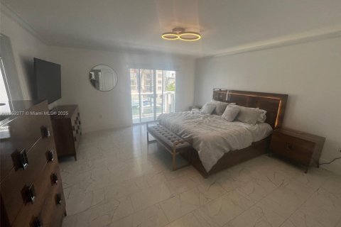 Купить таунхаус в Норт-Майами-Бич, Флорида 3 спальни, 296.82м2, № 2056816 - фото 10