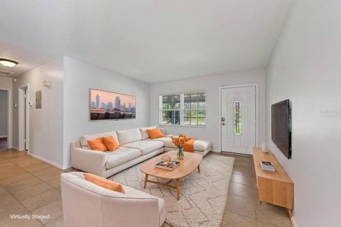 Villa ou maison à vendre à Tampa, Floride: 3 chambres, 177.16 m2 № 2416570 - photo 8