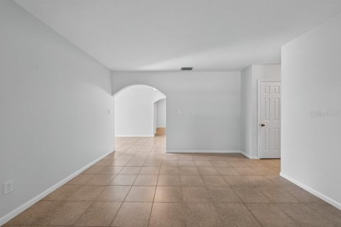 Villa ou maison à vendre à Tampa, Floride: 3 chambres, 177.16 m2 № 2416570 - photo 6