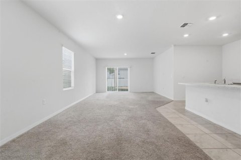 House in Davenport, Florida 5 bedrooms, 234.3 sq.m. № 2197911 - photo 24