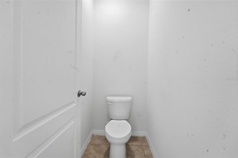 House in Davenport, Florida 5 bedrooms, 234.3 sq.m. № 2197911 - photo 28