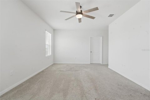 House in Davenport, Florida 5 bedrooms, 234.3 sq.m. № 2197911 - photo 19