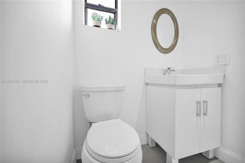 Condominio en alquiler en Hialeah, Florida, 2 dormitorios, 93.83 m2 № 1992936 - foto 19