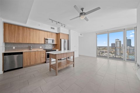 Appartement à louer à Miami, Floride: 1 chambre, 92.25 m2 № 1814894 - photo 2