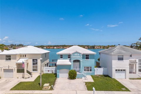 Casa en venta en Margate, Florida, 3 dormitorios, 139.35 m2 № 2305485 - foto 2