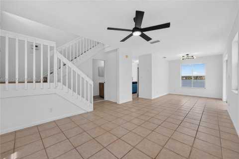 Casa en venta en Margate, Florida, 3 dormitorios, 139.35 m2 № 2305485 - foto 13